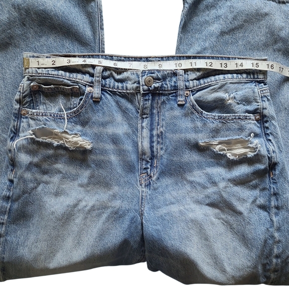 Women's AE Low Rise Baggy Flare Jeans Size 8 *SHORT* Distressed - Picture 7 of 12